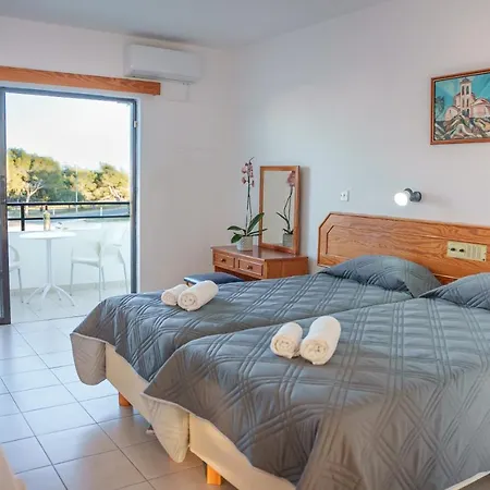 Konnos Bay Gardens Apart Otel 2*